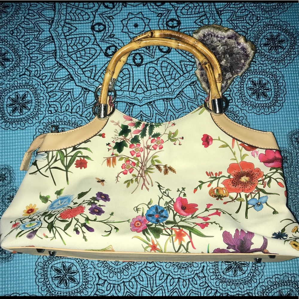 🦋 PURSE VERY CHIC !! 🦋🦋❤️bamboo straps